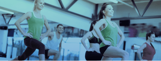 grupos de personas haciendo actividad f&iacute;sica